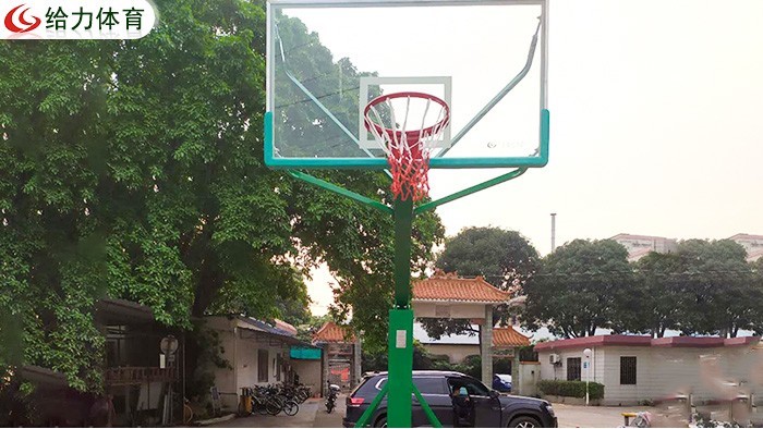 移動籃球架