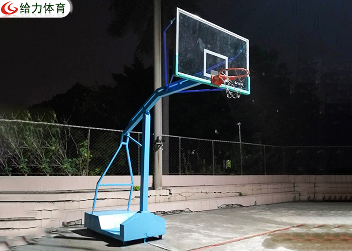 學校籃球架