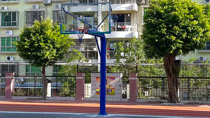 小區(qū)籃球架
