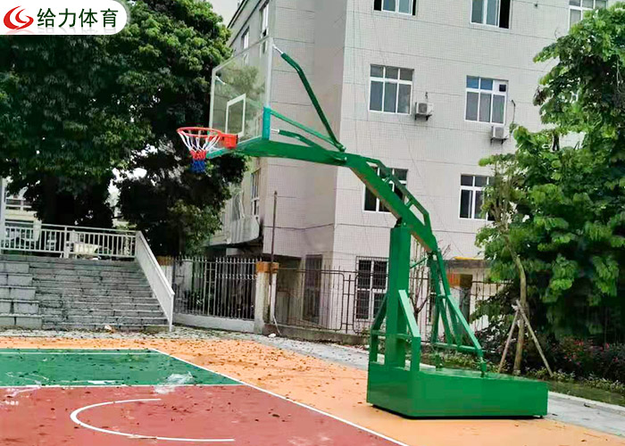 移動籃球架