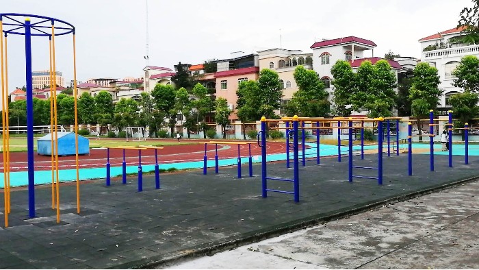佛山市碧桂花城小區(qū)增設(shè)給力體育室外健身器材