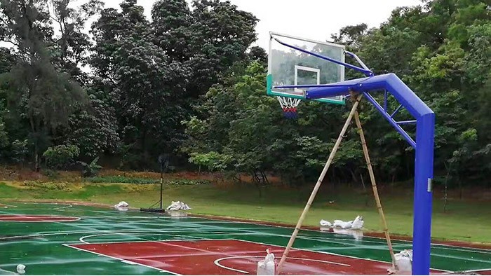 湛江市君臨世紀(jì)城居民春節(jié)期間好去處 籃球架是焦點(diǎn)