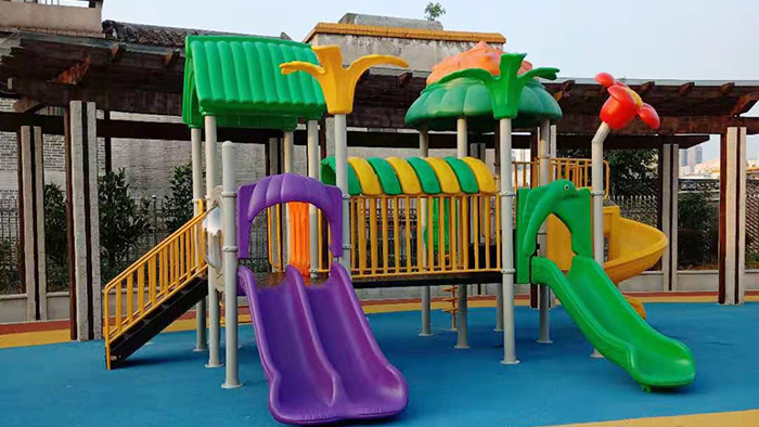 兒童滑梯