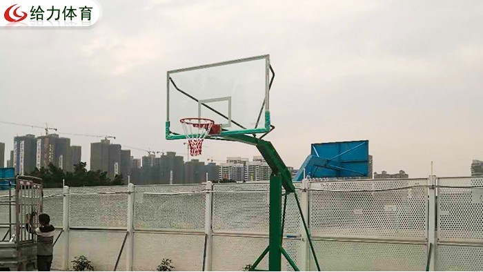 移動(dòng)籃球架